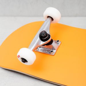 SKATEBOARD GLOBE GOODSTOCK 8.0 NEON ORANGE
